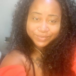 Meet your Posher, Genaya